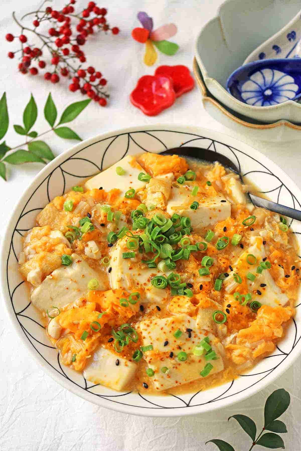 ぱおさん 豆腐と油揚げの卵とじ