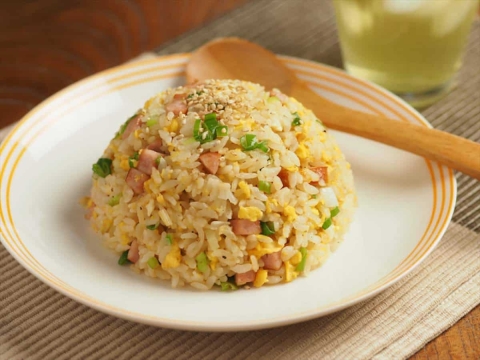 粉末スープや残り物を活用！ラクうま「チャーハン」レシピ