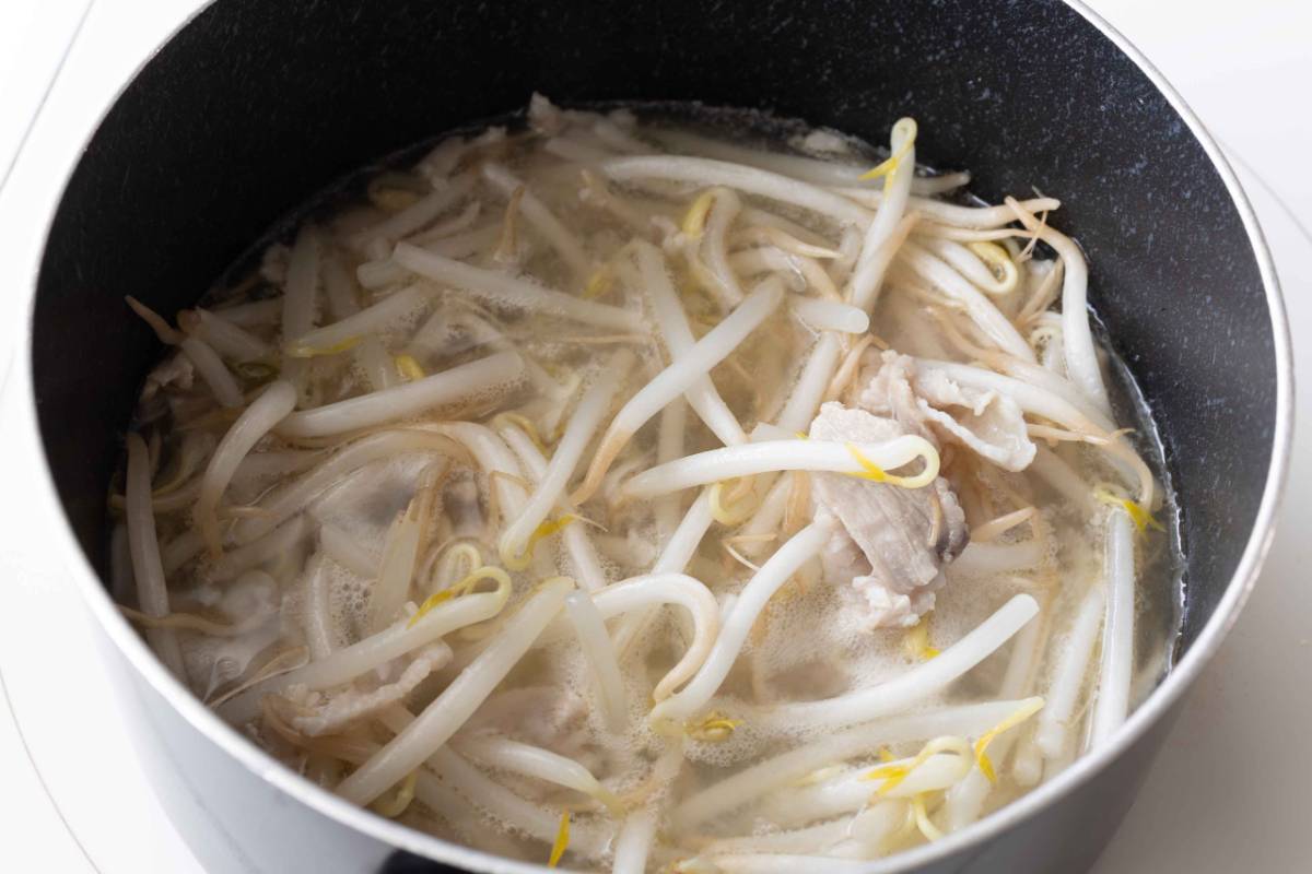 「具だくさん豚骨ラーメン」レシピ