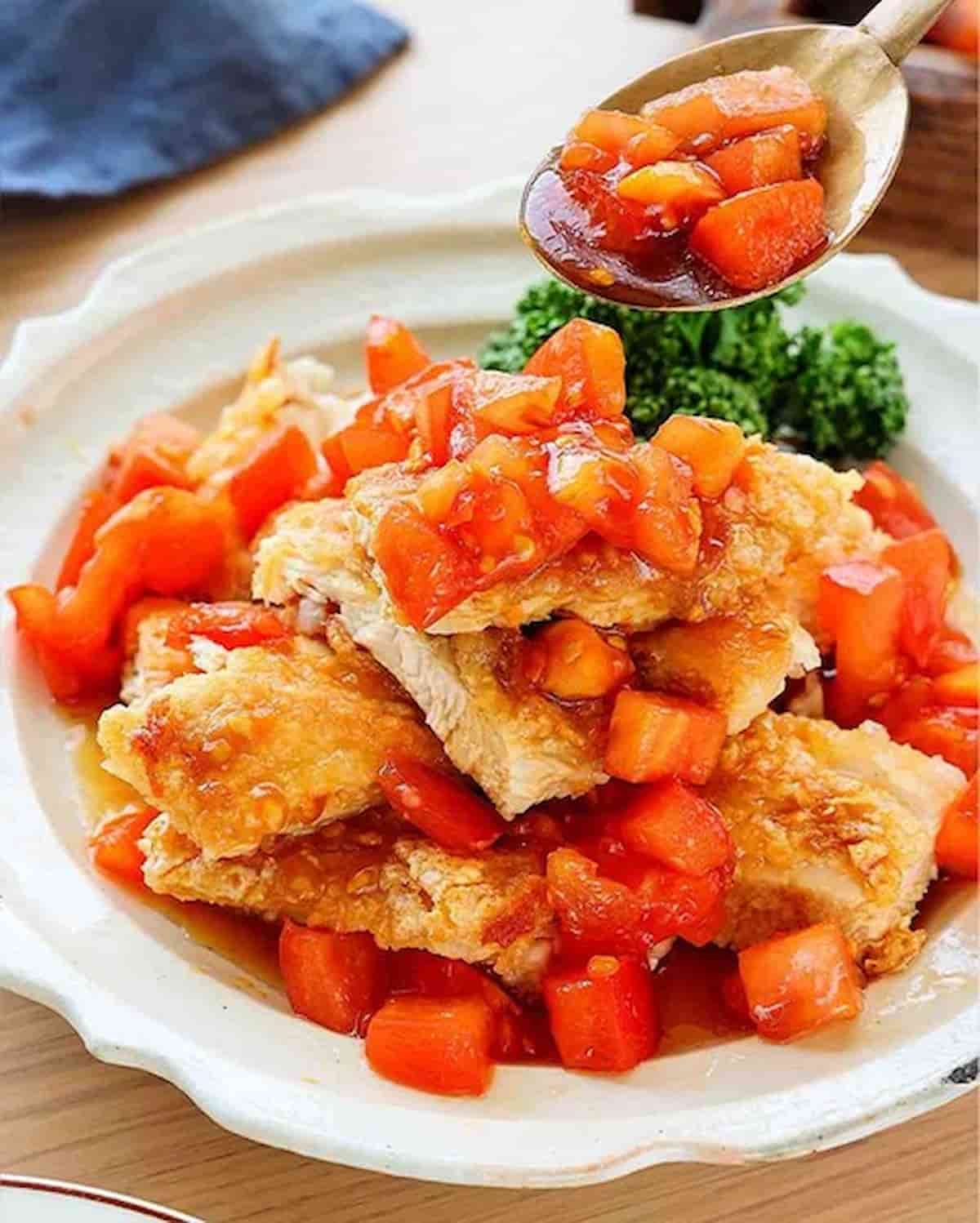 Mizukiさん 鶏むね肉のトマトだれがけ