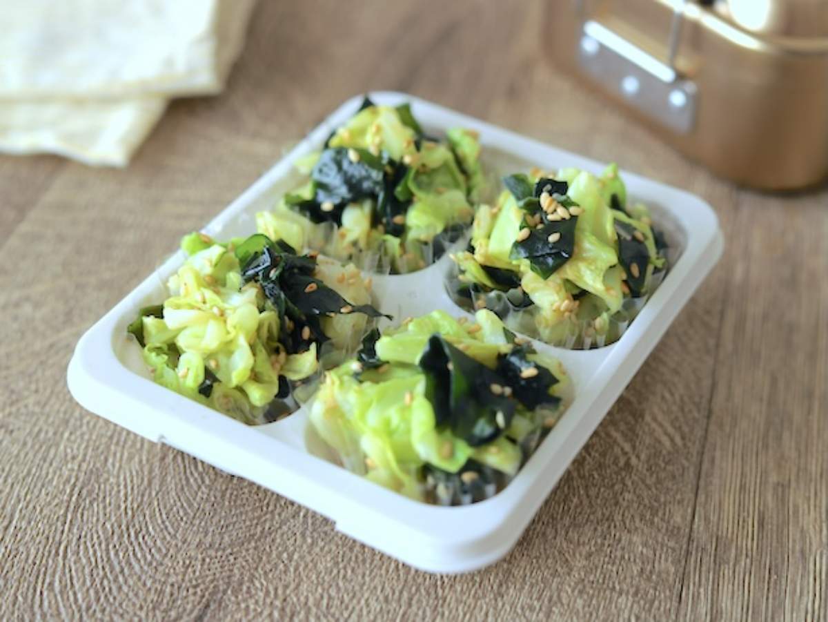 「春キャベツとワカメのナムル」レシピ