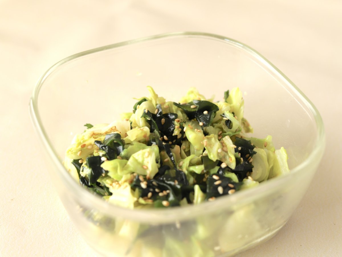 「春キャベツとワカメのナムル」レシピ