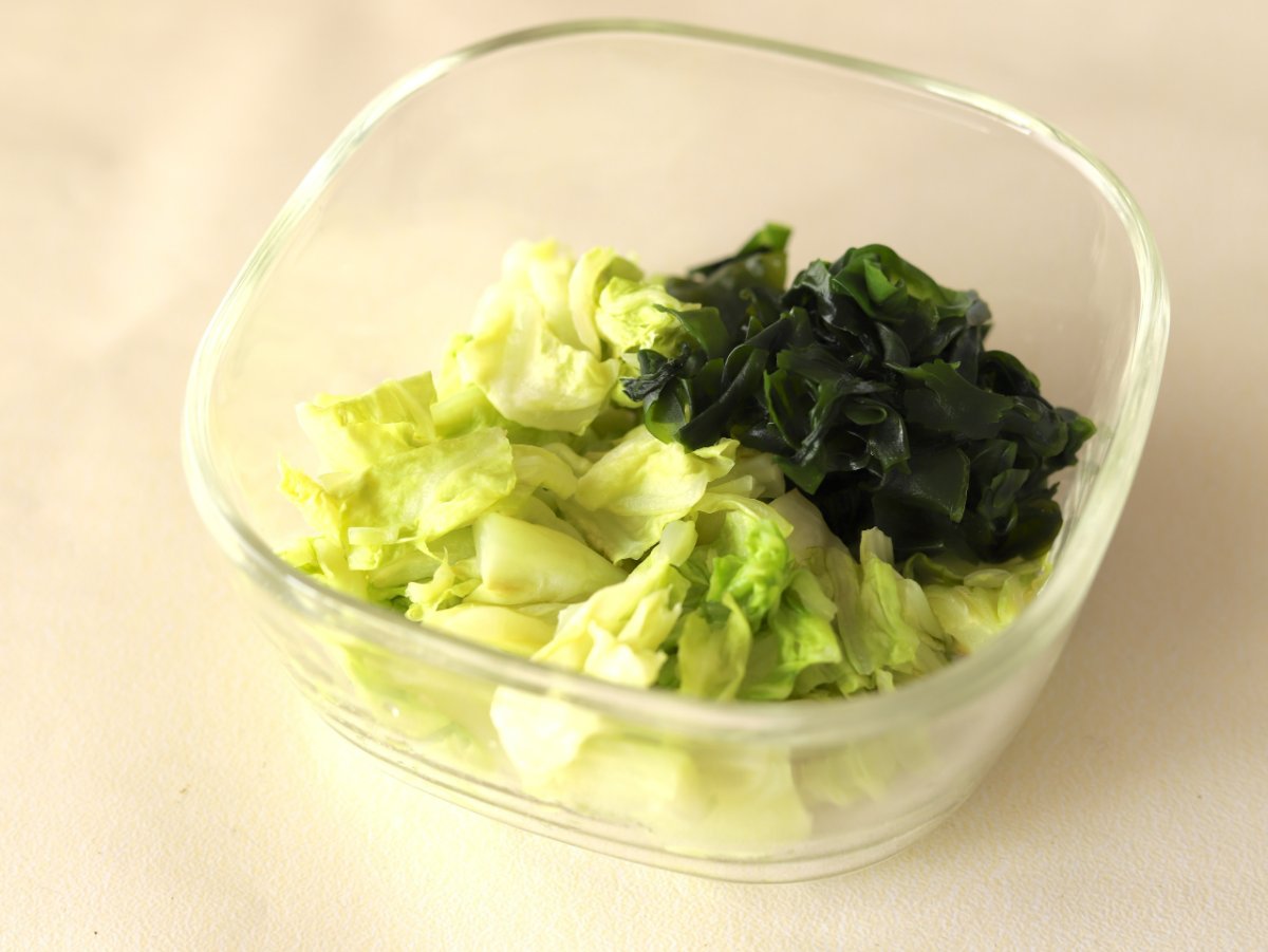 「春キャベツとワカメのナムル」レシピ