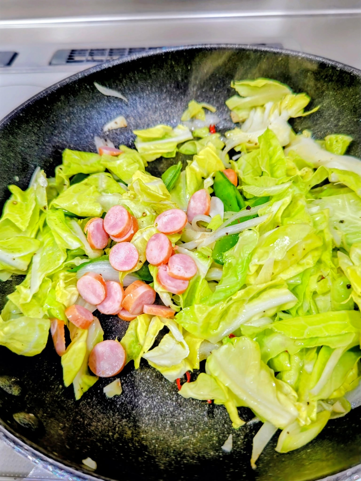 「春キャベツとスナップエンドウのスープパスタ」レシピ