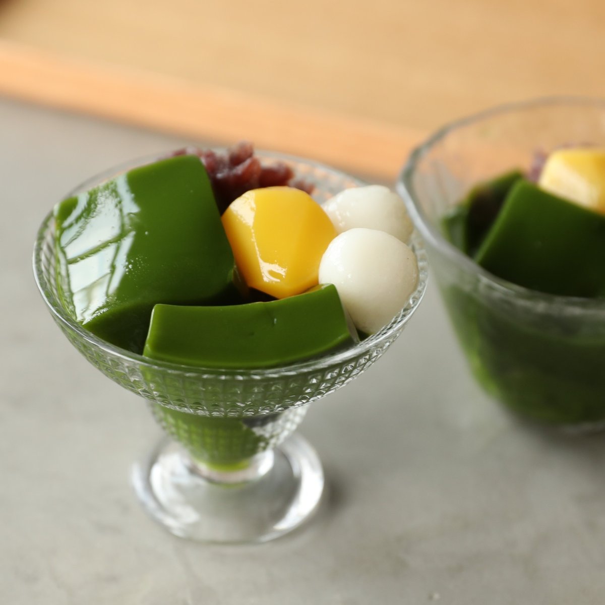 お皿にもった千紀園の宇治抹茶ゼリー