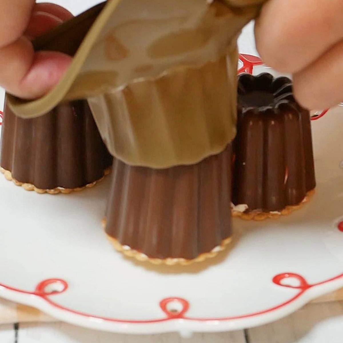 いちごのチョコカヌレ手順05