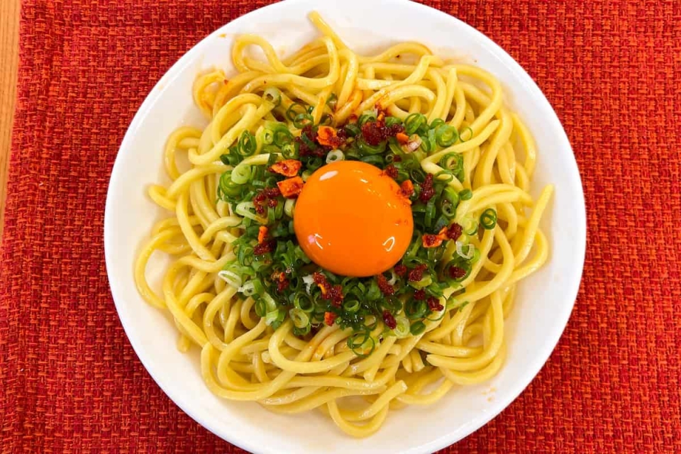 “焼きそば麺”一袋が余ったらコレ！「油そば」のアレンジレシピ