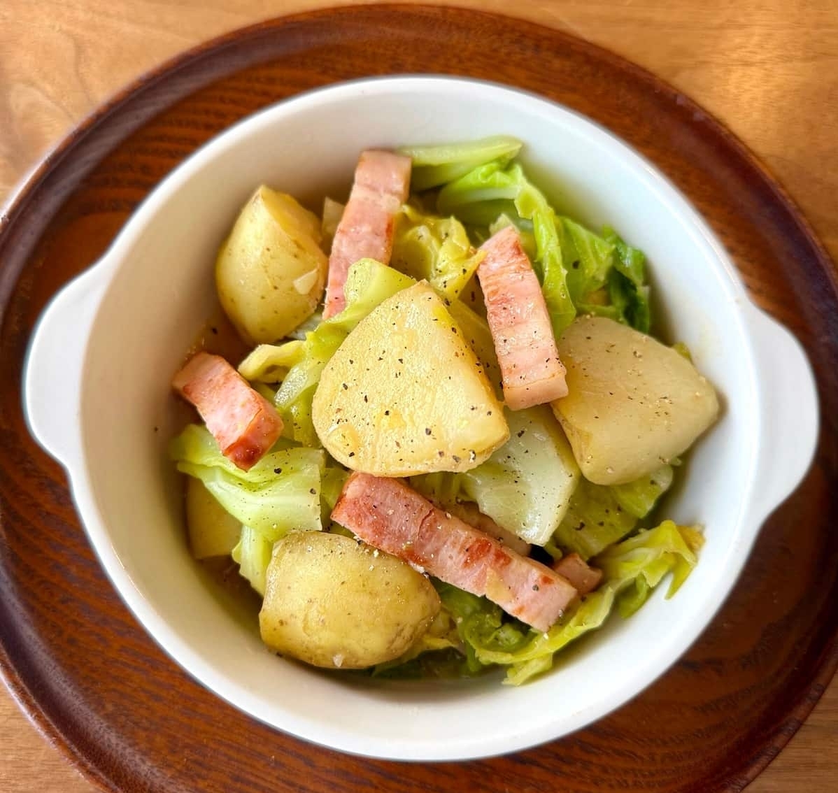 春のはじまりに♪くたっと甘い「春キャベツと新じゃがの塩バター煮」