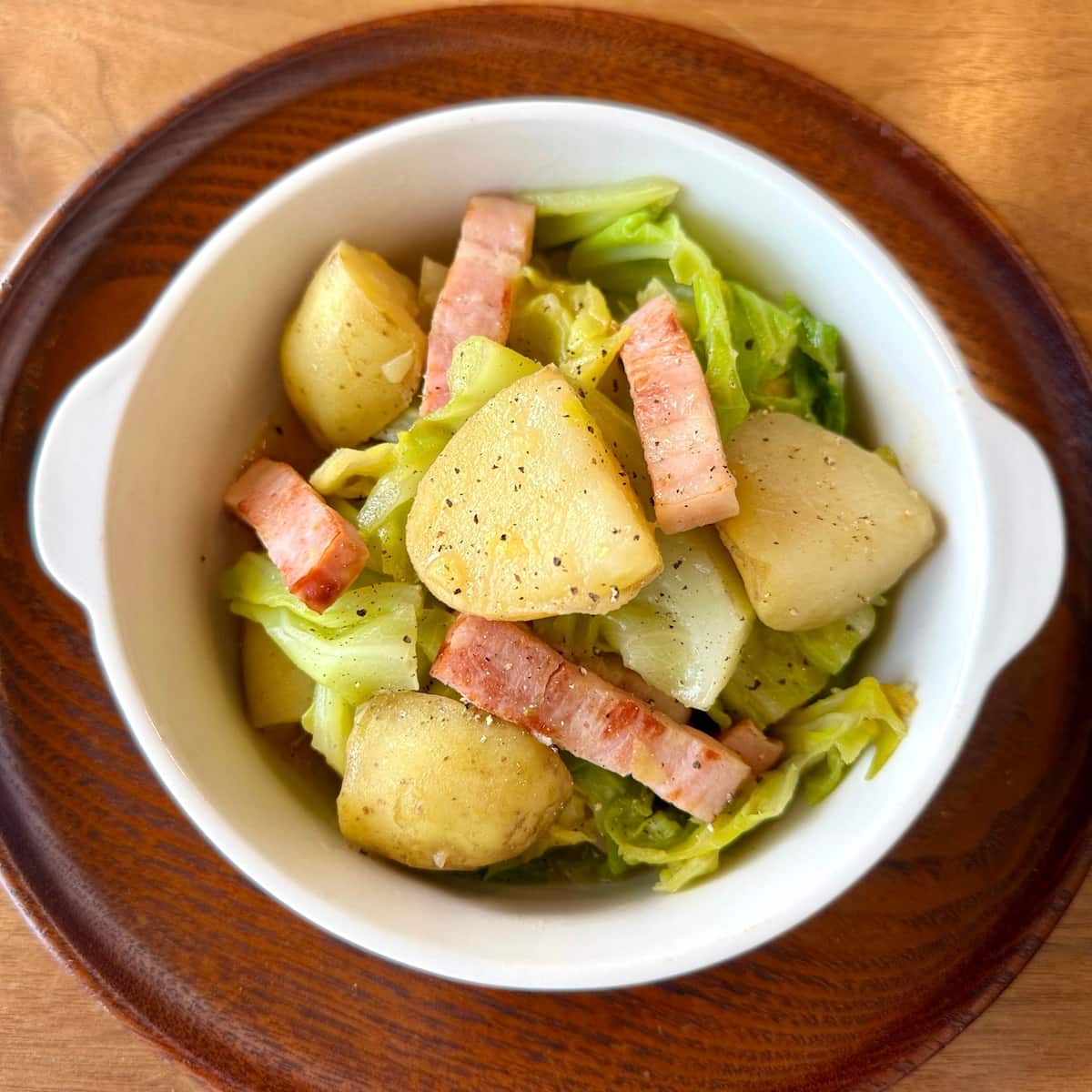 春キャベツと新じゃがの塩バター煮