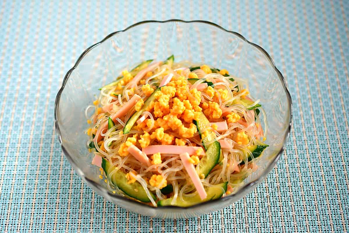卵そぼろを使った春雨サラダ