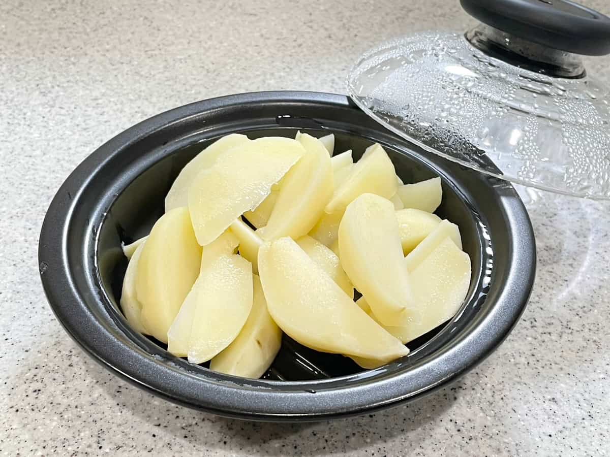 じゃがいもと豚肉の照り焼き