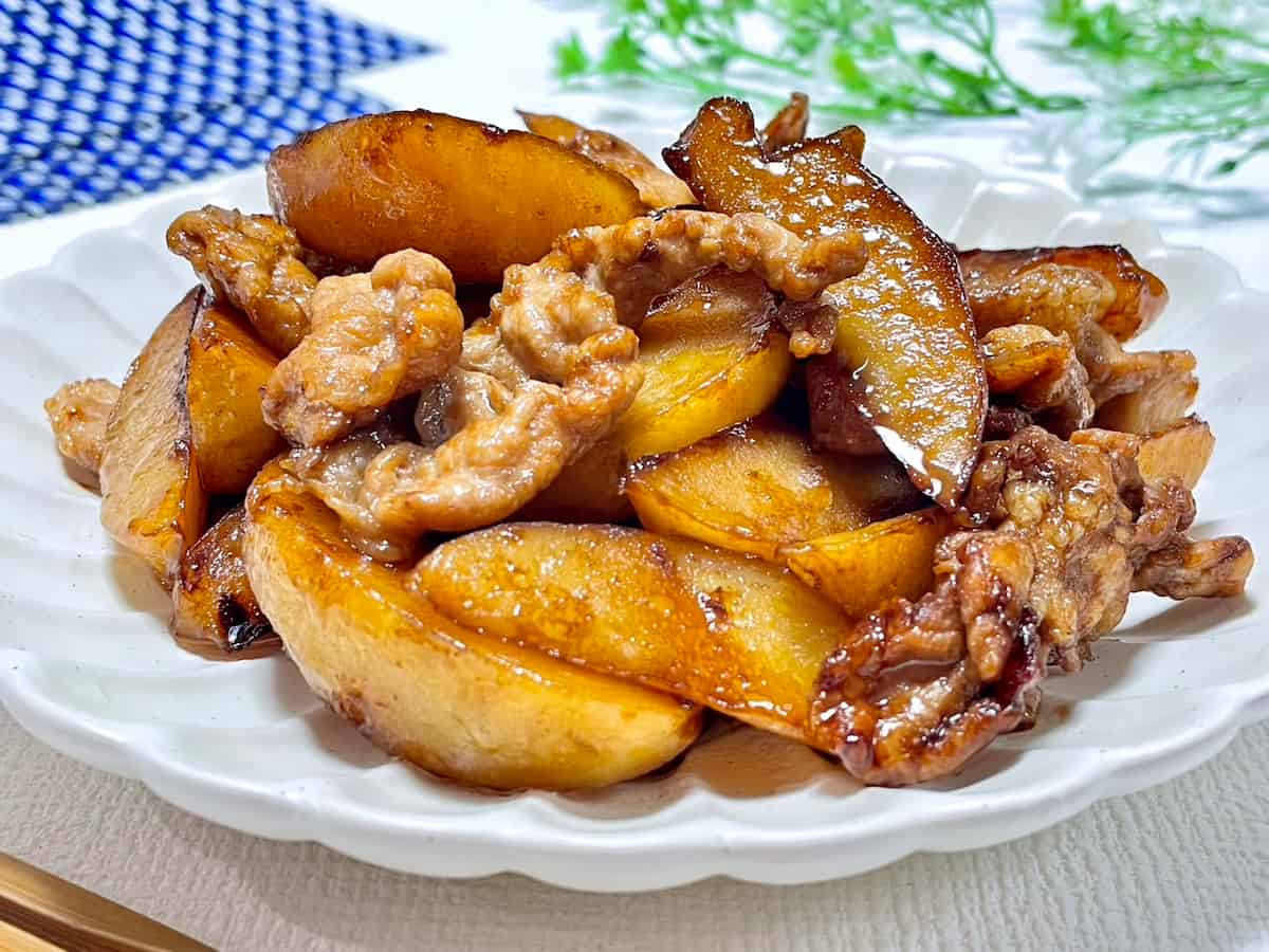 レンチンで時短！ご飯が止まらない「じゃがいもと豚肉の照り焼き」レシピ