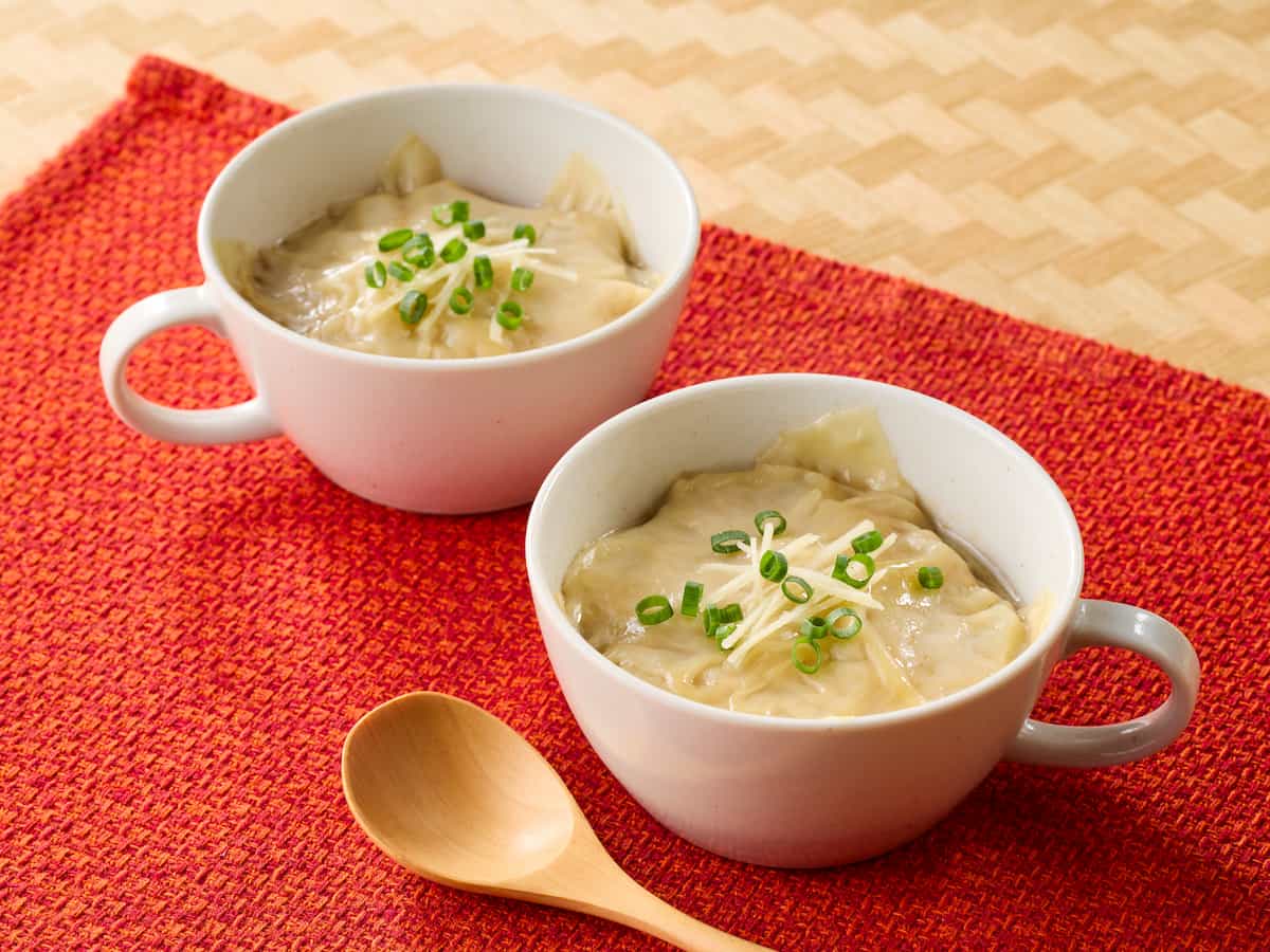 TikTok300万回再生！肉汁じゅわ～っとあふれる「包まないマグカップ小籠包」