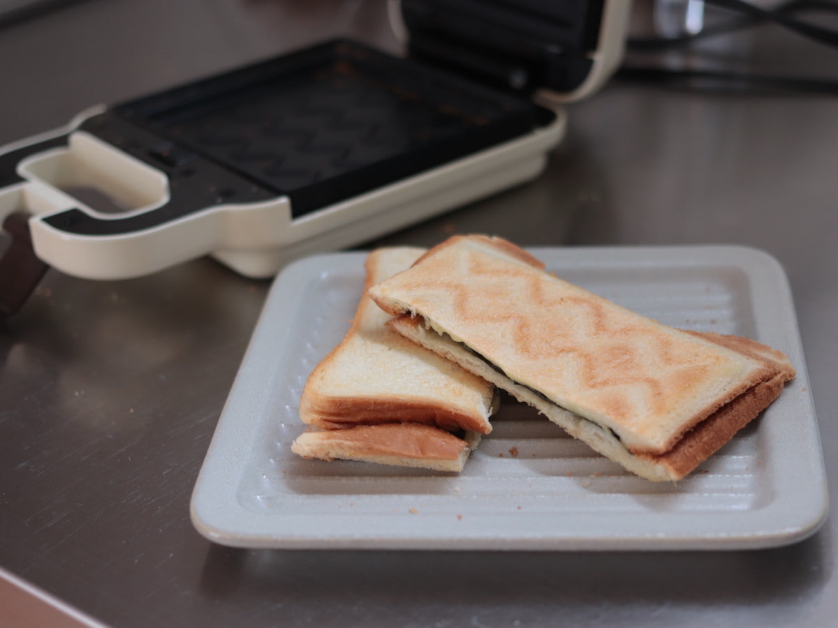 話題の『レンチンホットサンド』に何入れる?スタッフのお気に入りレシピ&使用レポ発表会