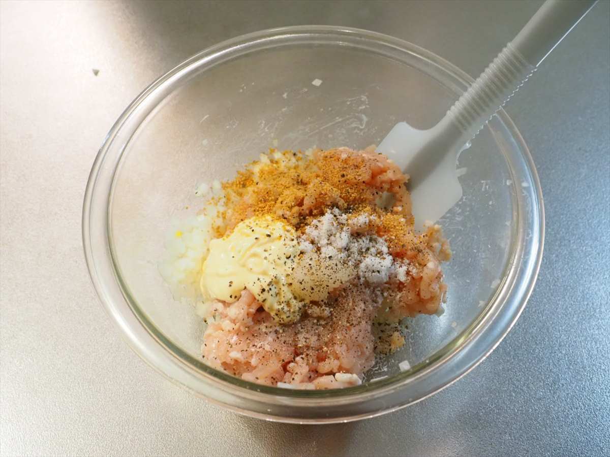 オーブントースターで簡単!鶏むねひき肉のジューシーチキンナゲット|外はカリッと中はふんわり