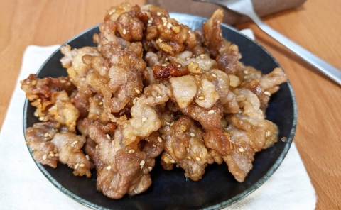 ご飯のおかわりを用意して♪家族みんなが喜ぶ「甘辛豚こま」