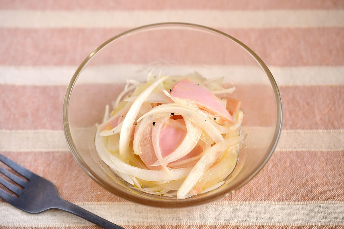 オニオンスライスを使ったマリネ