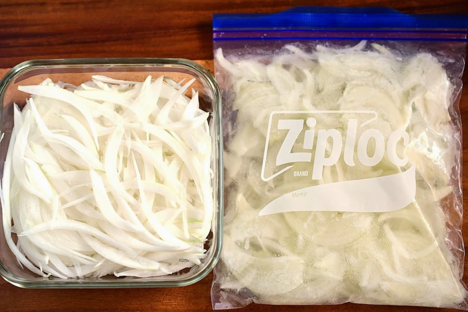 「玉ねぎ」は「スライス」して活用しよう！冷凍保存も可能で便利♪