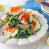 とろ～り卵がたまらない！こくウマ「ほうれん草と半熟卵のデリ風サラダ」