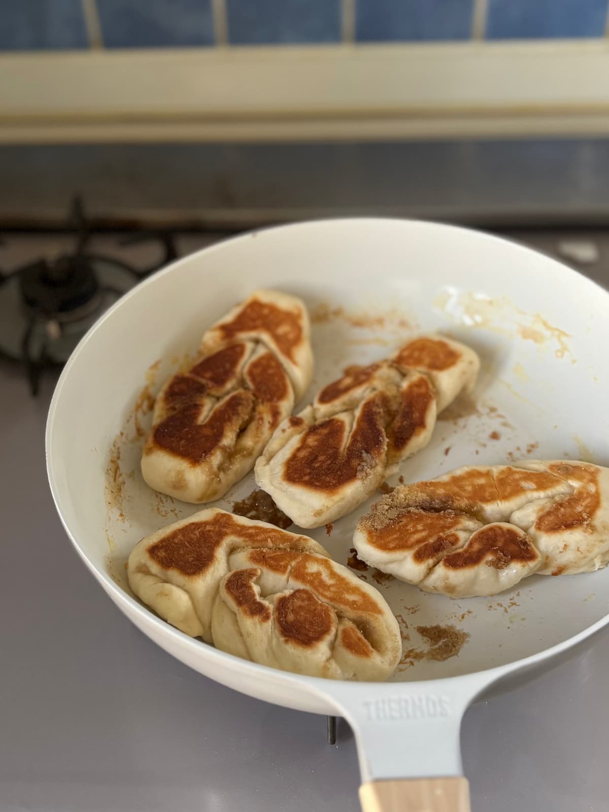 カルダモン,フライパン,パン,簡単レシピ,焼きたてパン,パンレシピ,花粉症