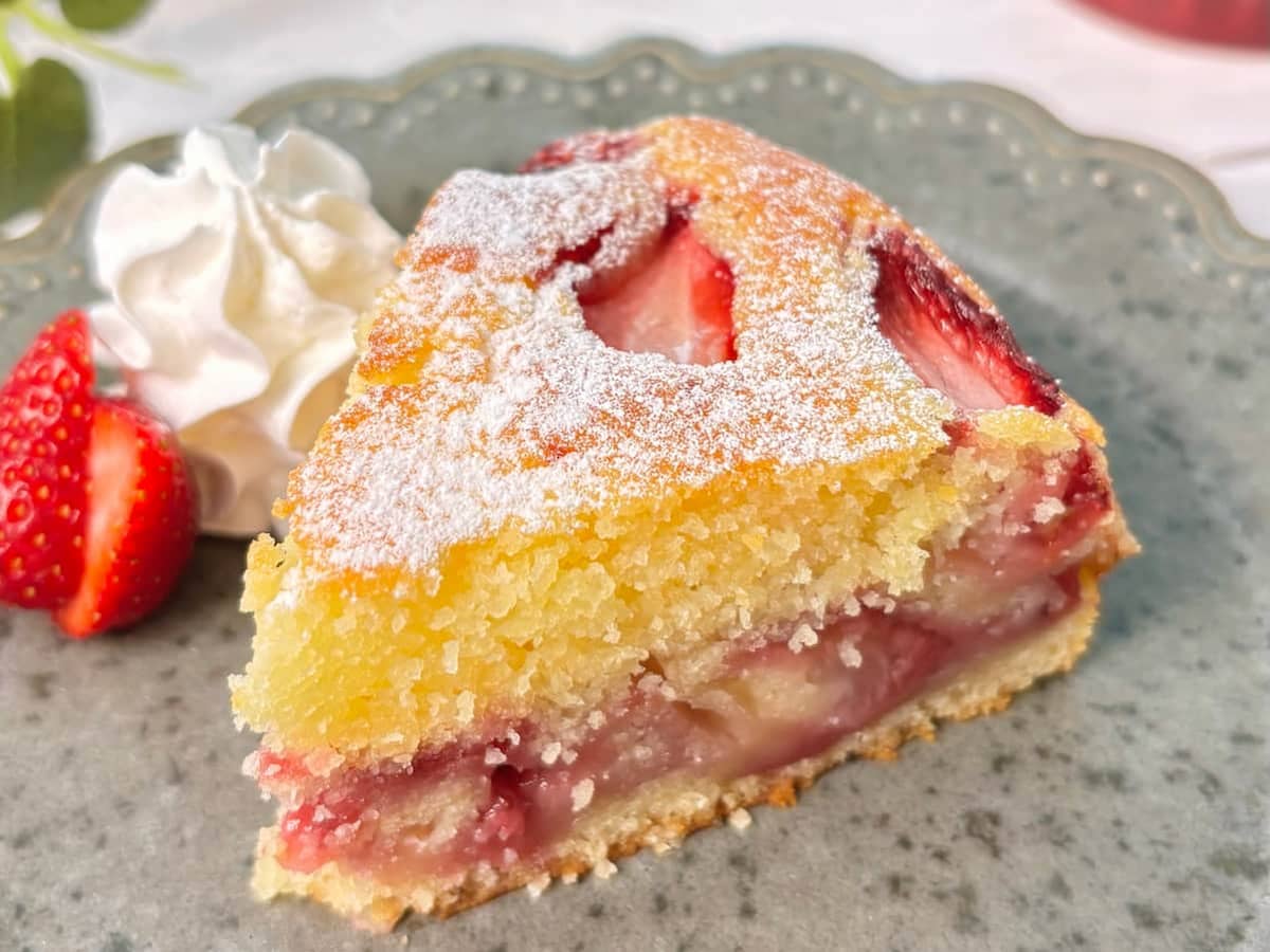 いちごヨーグルトケーキ