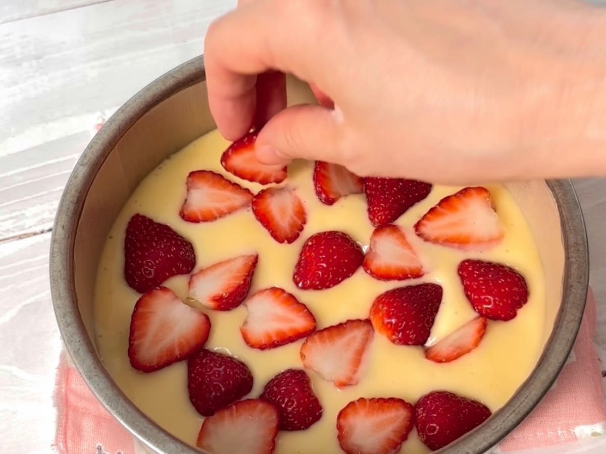 いちごヨーグルトケーキ