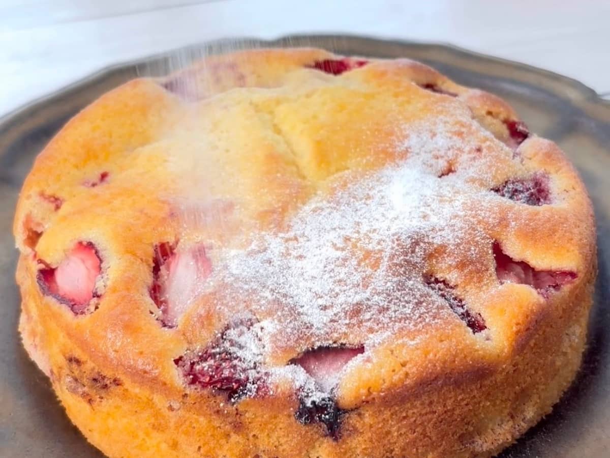 いちごヨーグルトケーキ