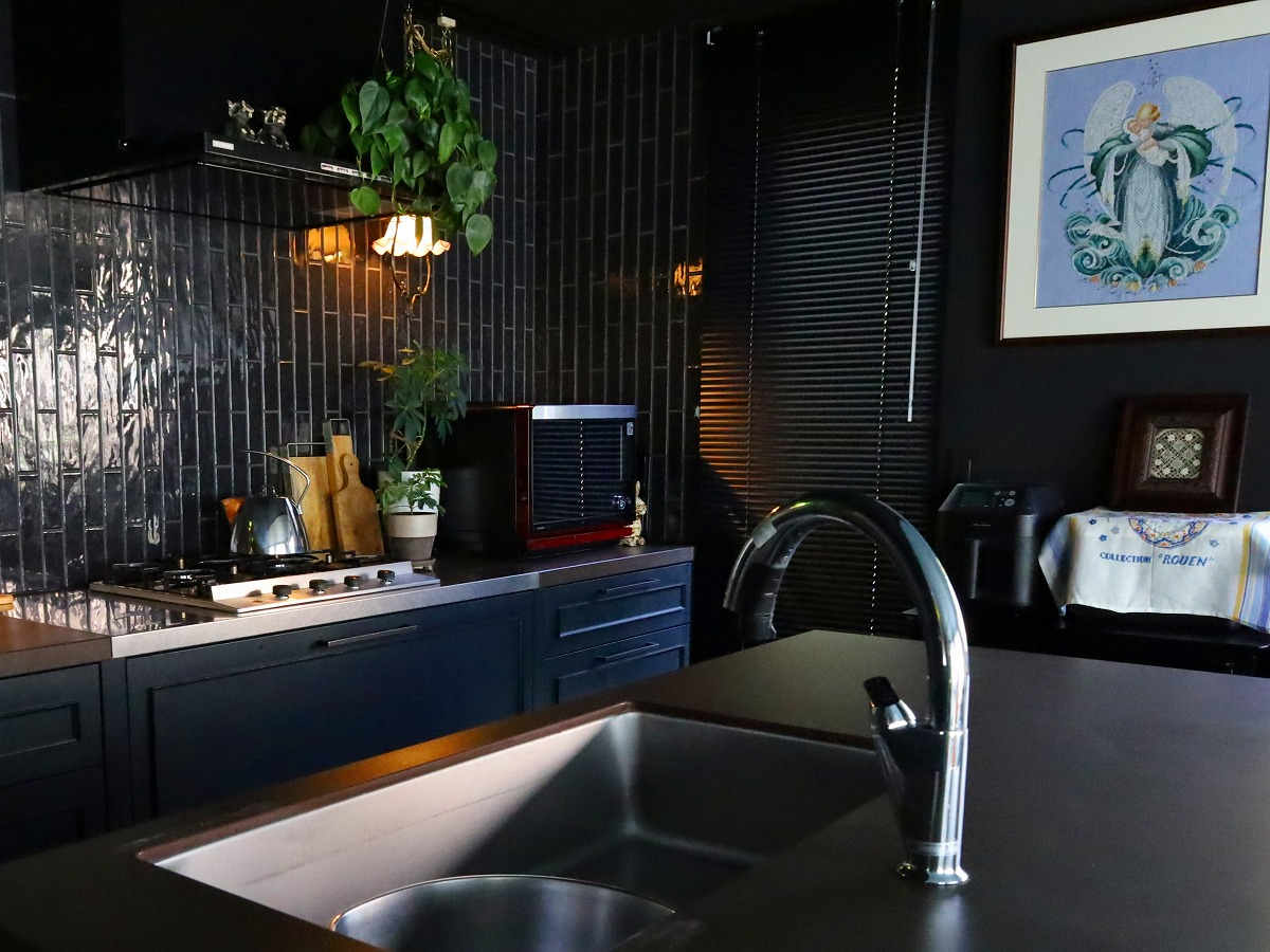 セラミックトップで家事ラク＆収納もすっきり、月草さんのこだわりキッチン