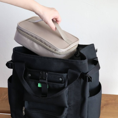 リュック派に朗報！お弁当がすっきり収まる保冷ランチポーチが登場