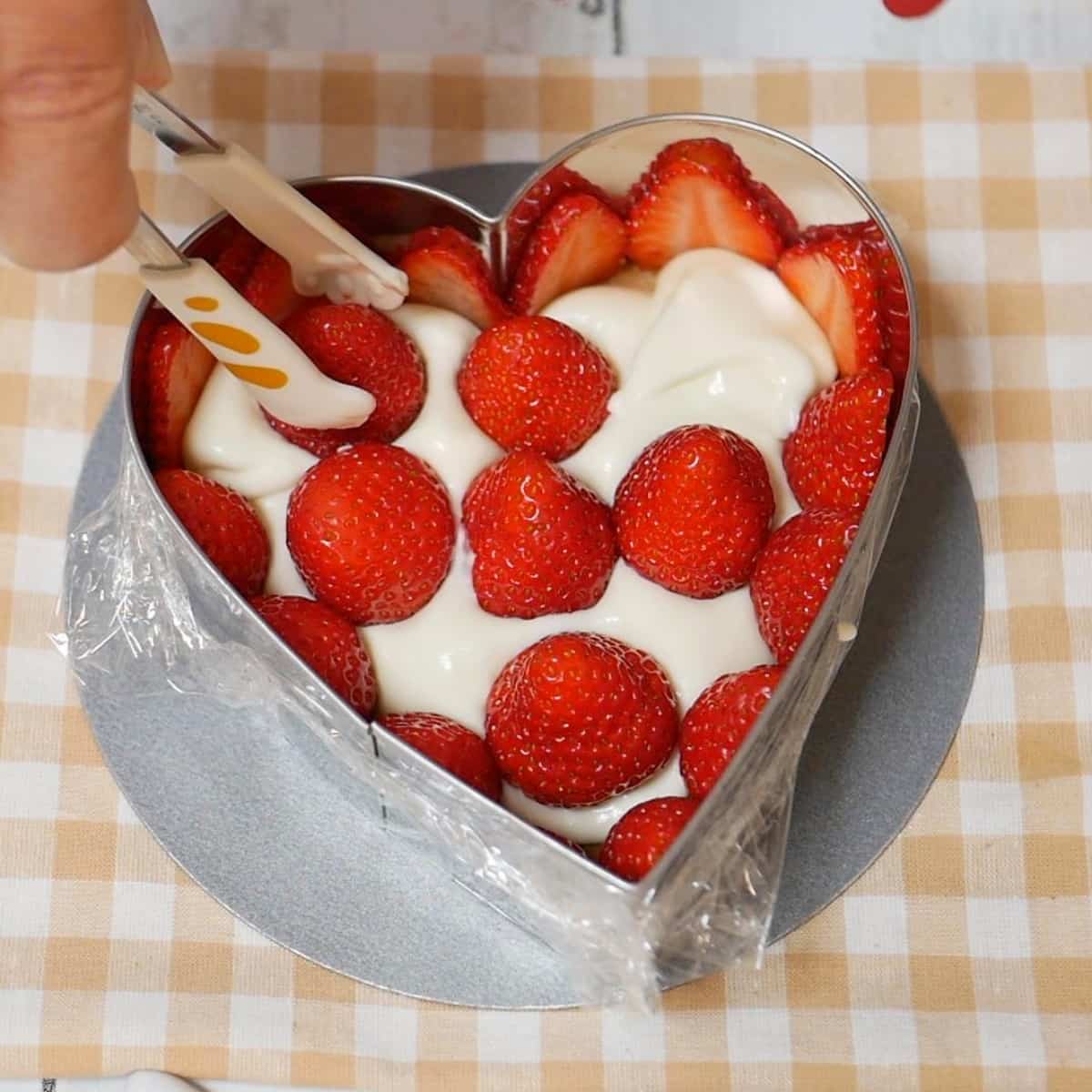 いちごのレアチーズケーキ手順06