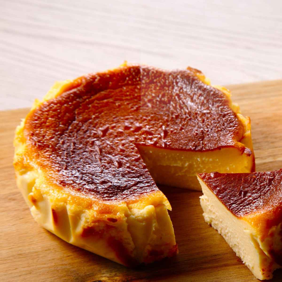 濃厚バスク風チーズケーキ