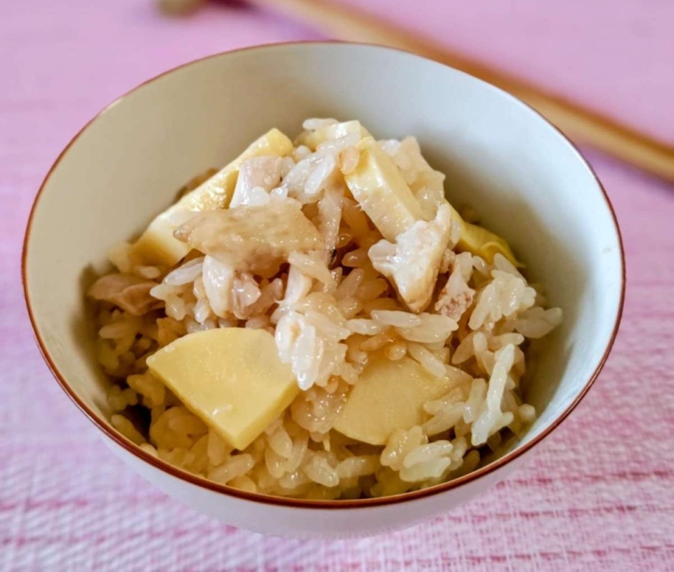 ゆで方から解説！「たけのこと鶏肉の炊き込みご飯」の作り方