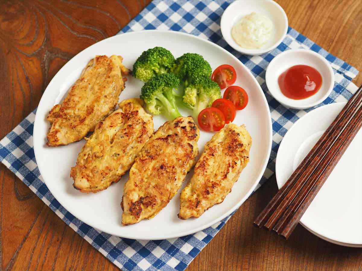 ささみのやわらかチーズピカタ｜しっとり柔らか！高たんぱく低カロリーおかず＆お弁当にも