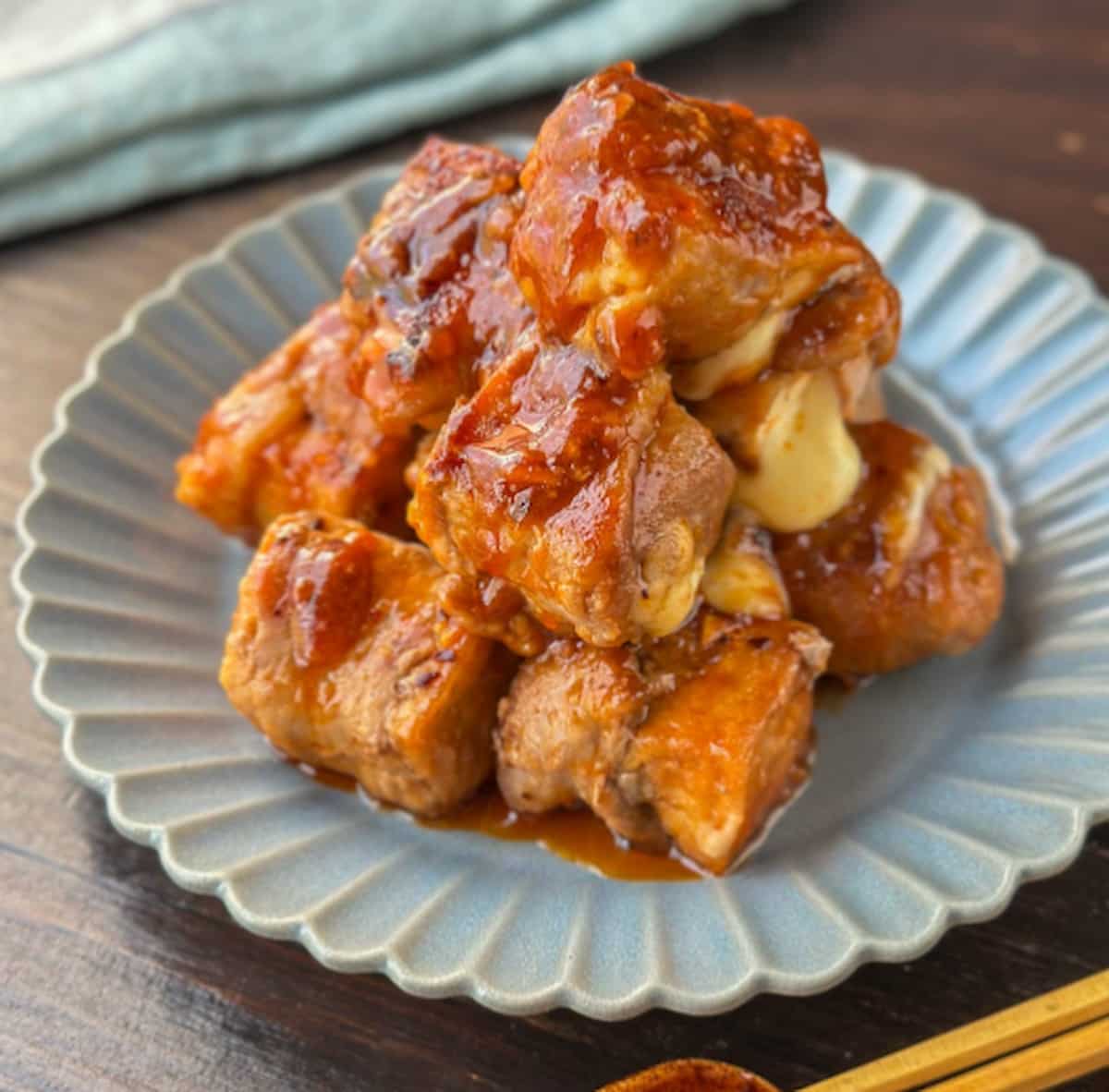 うさまるさん 豚こま厚揚げおかず ヤンニョム厚揚げチーズ豚こま巻き