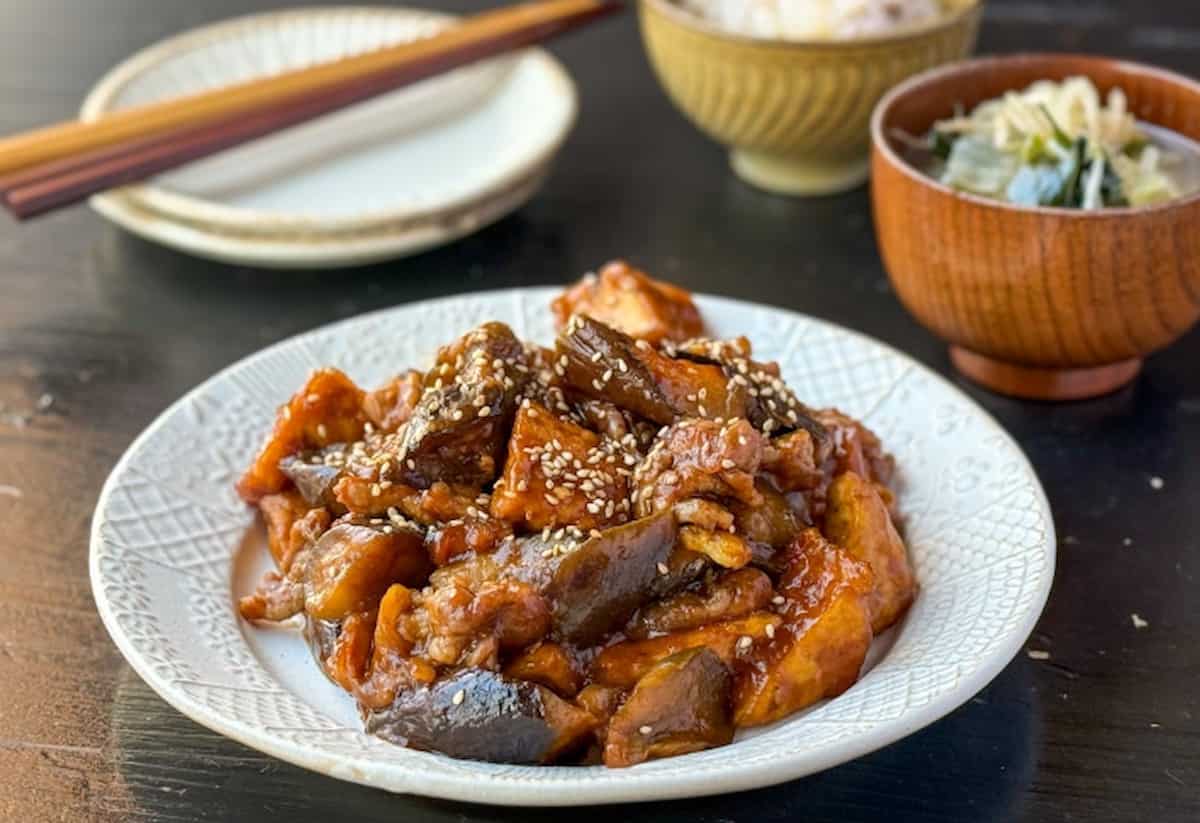 うさまるさん 豚こま厚揚げおかず 豚こま厚揚げなすの甘辛みそ炒め