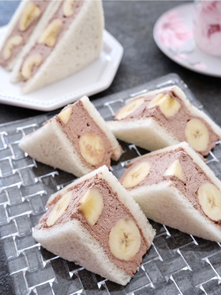 休日のおやつやピクニックに♪「チョコバナナのフルーツサンド」の作り方
