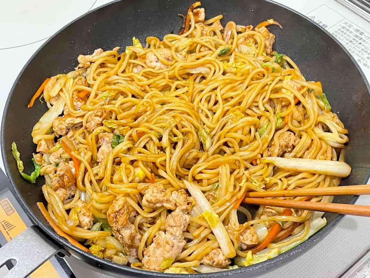 白菜消費にはこれ！シャキシャキ「豚こまと白菜の焼きそば」