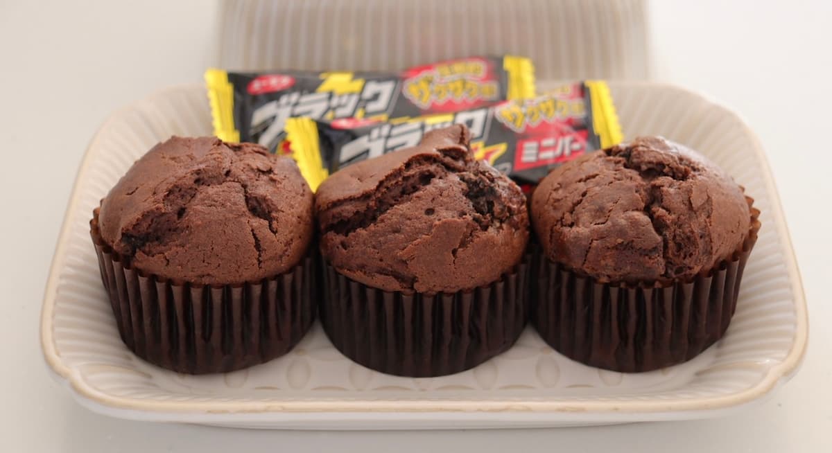 「ブラックサンダー」がマフィンに！ホットケーキミックスを使った簡単レシピ