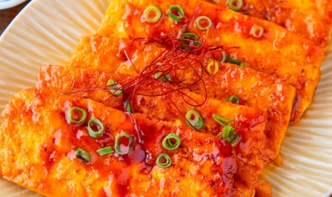 こんな食べ方も！やみつきになる「甘辛豆腐」レシピ