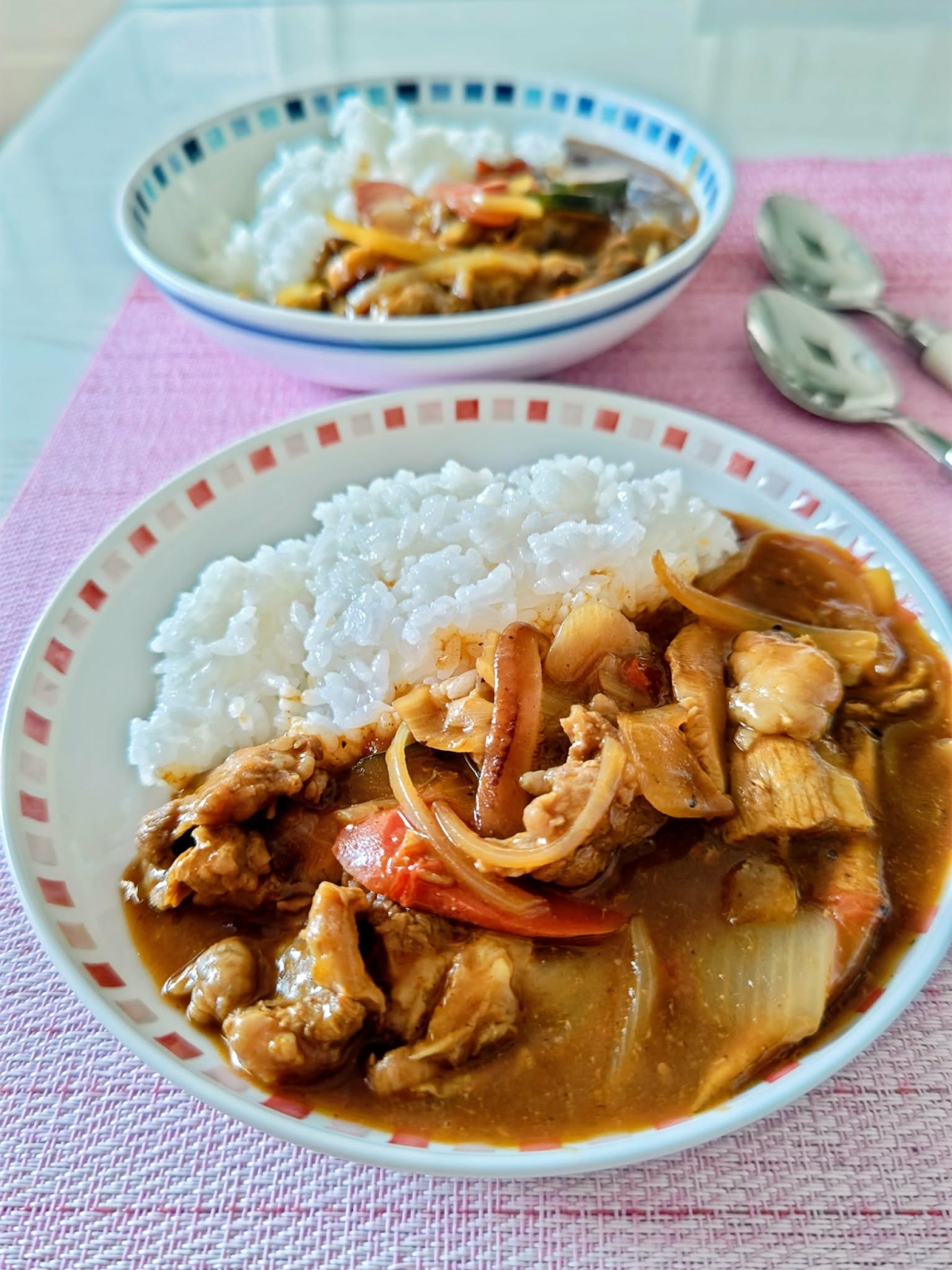 野菜の旨みたっぷり！「牛すじ肉の春野菜カレー」の作り方
