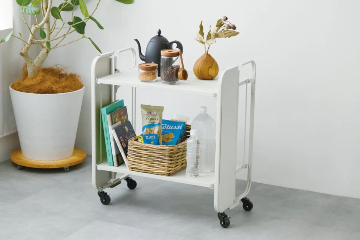 キッチンが片付かない人へ。置くだけですっきり整う「収納ワゴン」