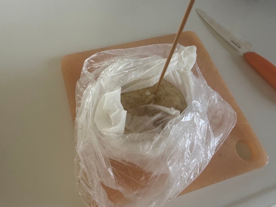 じゃがいもレンジ加熱　串をさして確認