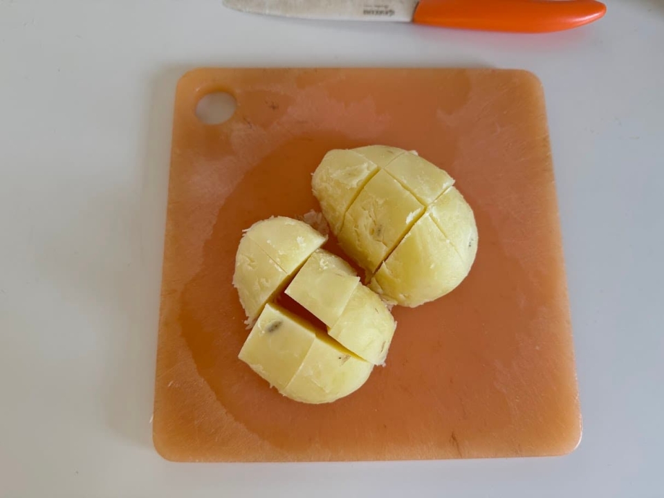 じゃがいもレンジ加熱 切り分けて