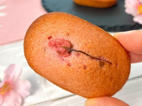 見た目も味も春満開！かわいすぎる「桜フィナンシェ」の作り方
