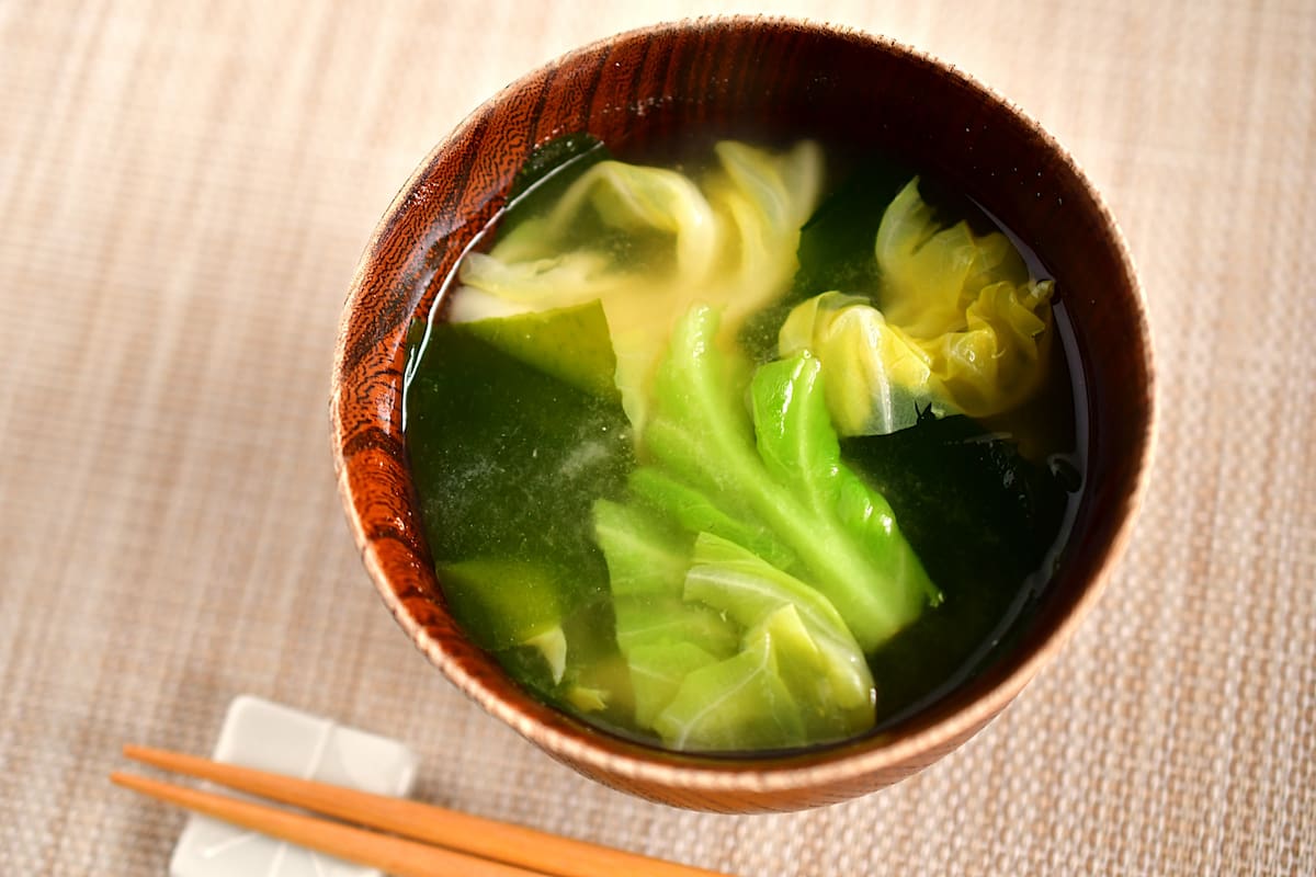 冷凍キャベツを使ったみそ汁