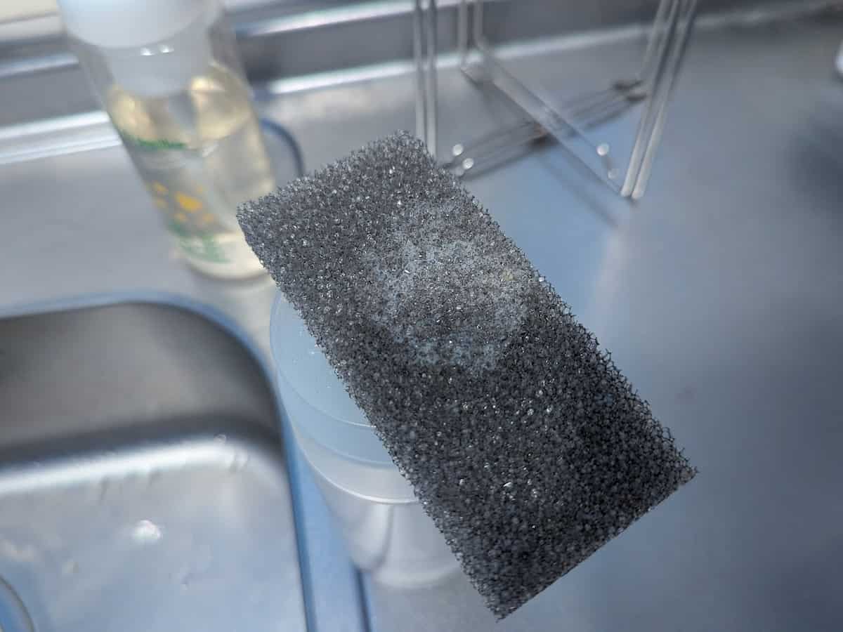 食器洗剤用ディスペンサーワンプッシュタイプ 使用例