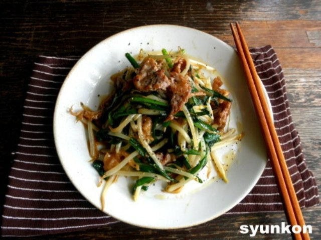 もやしとにらと豚こまの旨だれ炒め