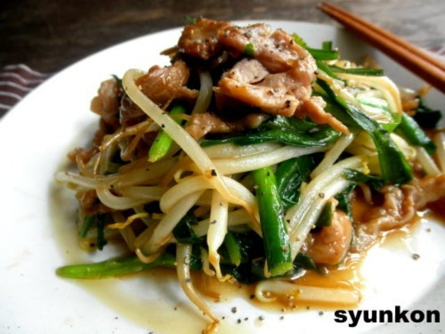 節約なのに大満足！「もやしとにらと豚こまの旨だれ炒め」