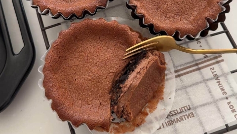 材料5つで簡単！ザクザクオレオの「濃厚ショコラチーズケーキ」