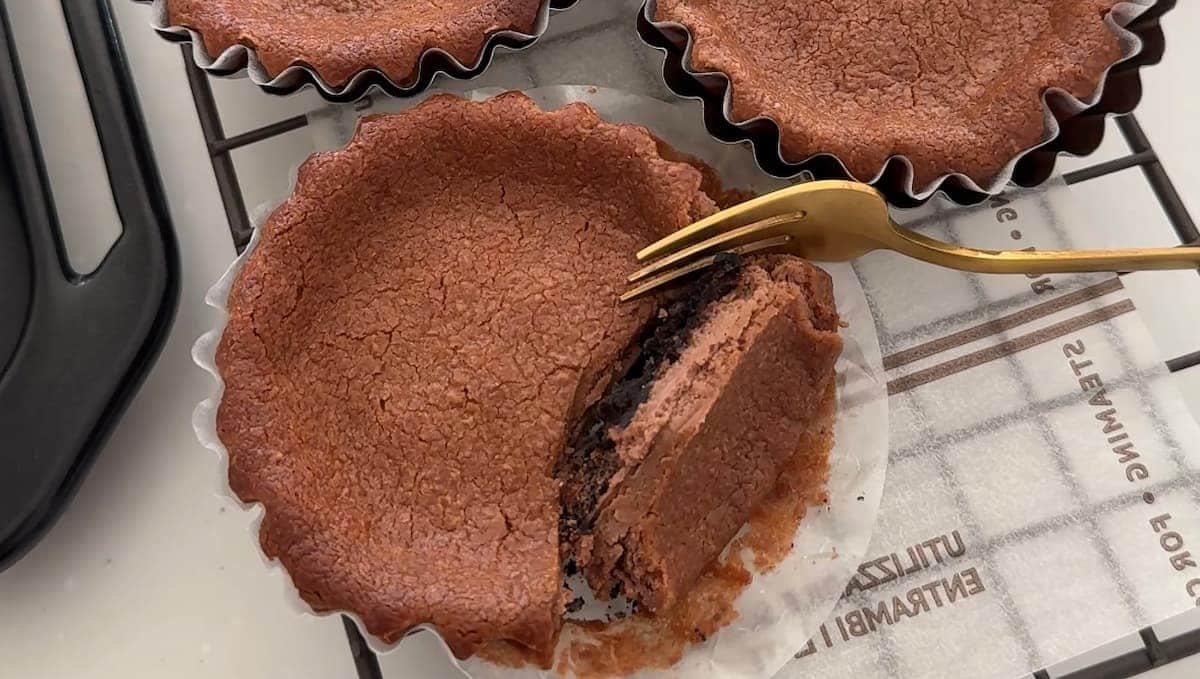 材料5つで簡単！ザクザクオレオの「濃厚ショコラチーズケーキ」